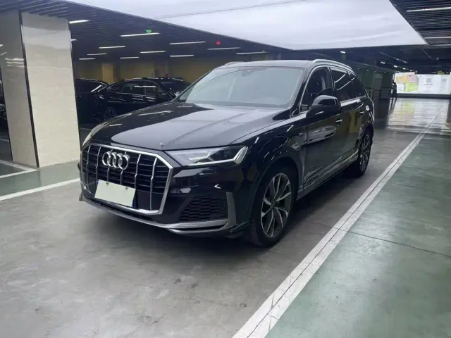 Фотография автомобиля — Audi Q7