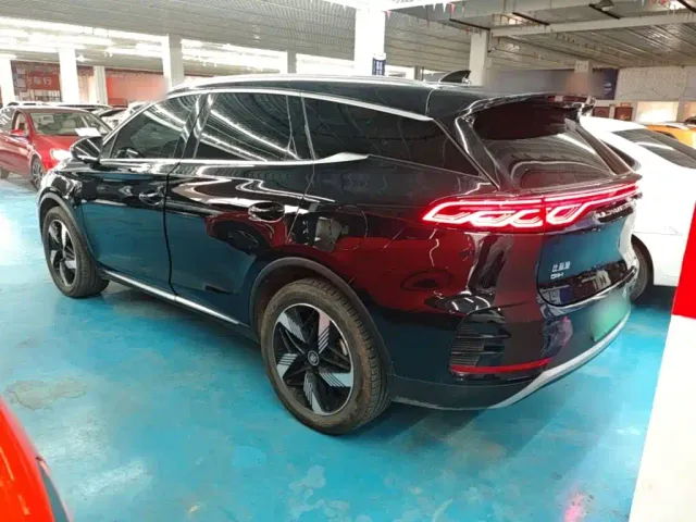 BYD Tang — Фото автомобиля 4