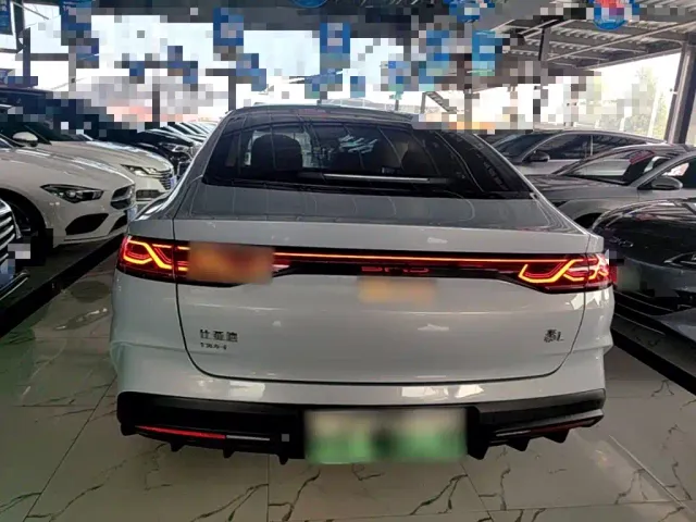 BYD Qin L — Фото автомобиля 5