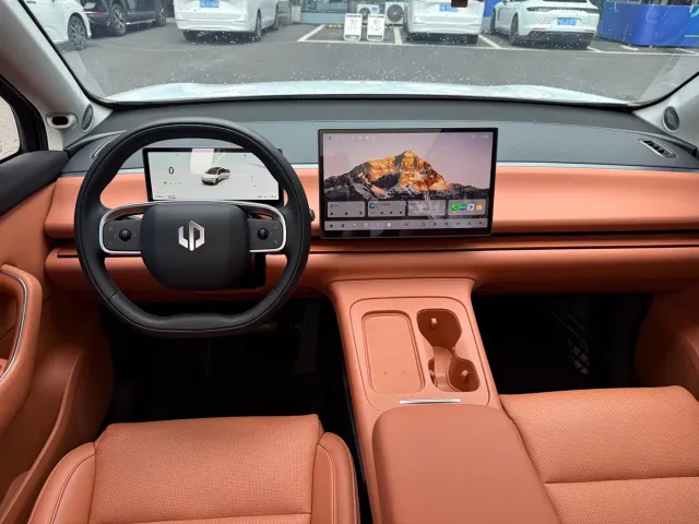 Leapmotor C10 — Фото автомобиля 7