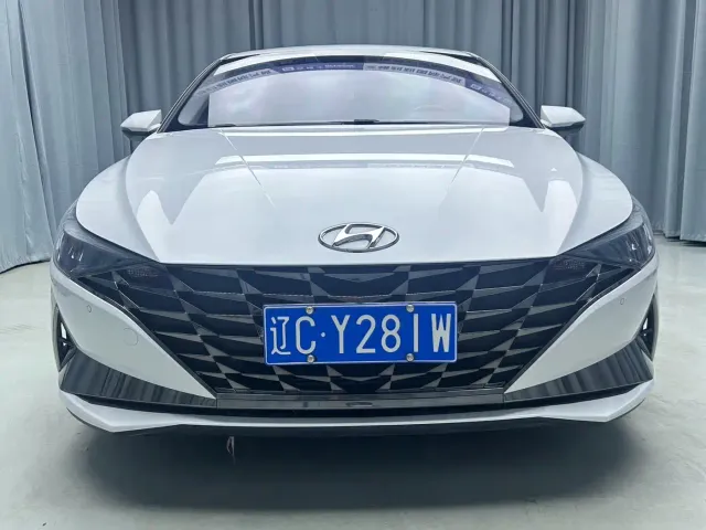 Hyundai Elantra — Фото автомобиля 2