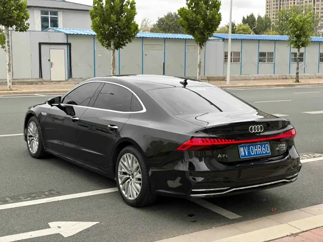 Audi A7L — Фото автомобиля 11