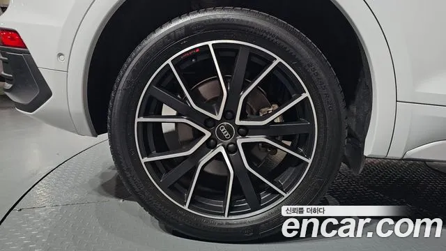 Audi Q5 45 TFSI quattro Sportback Premium — Фото автомобиля 16