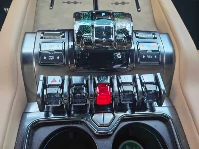 BYD FangChengBao Leopard 8 — Фото автомобиля 4