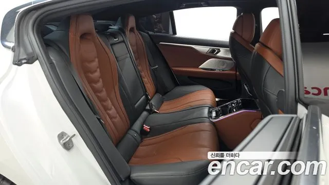 BMW 8 Series G15 — Фото автомобиля 17