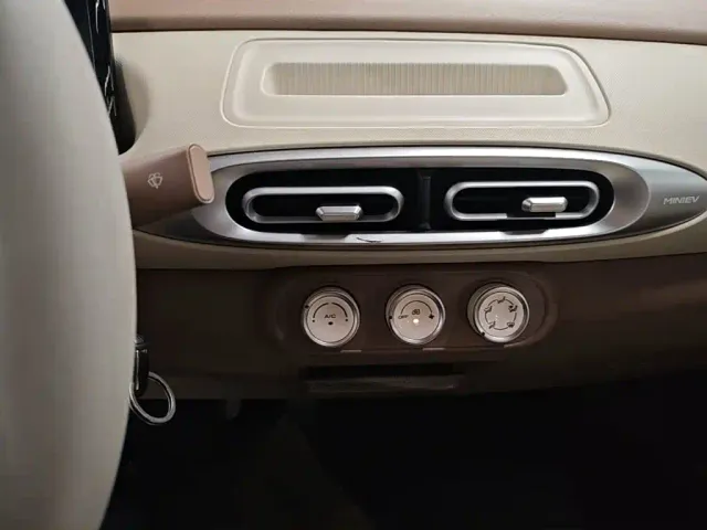 Wuling Hongguang Mini EV — Фото автомобиля 12