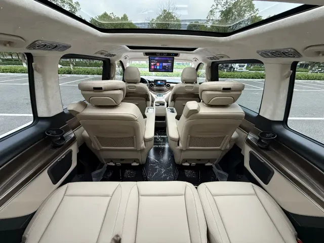 Mercedes-Benz V-Class — Фото автомобиля 11