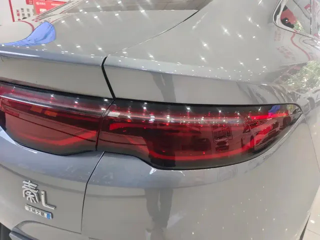 BYD Qin L — Фото автомобиля 12