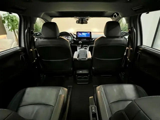Toyota Sienna — Фото автомобиля 13