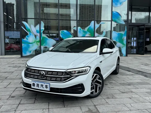 Фотография автомобиля — Volkswagen Sagitar