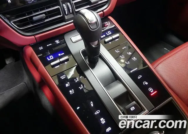 Porsche Macan — Фото автомобиля 9