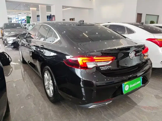 Buick Regal — Фото автомобиля 4