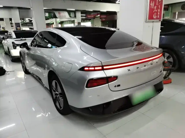 Xpeng P7 — Фото автомобиля 4