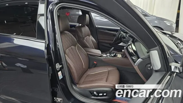 BMW 5 Series G30 — Фото автомобиля 16