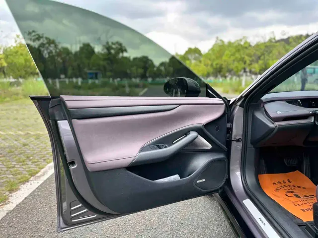 Xiaomi SU7 — Фото автомобиля 12