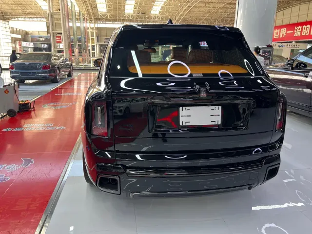 Rolls-Royce Cullinan — Фото автомобиля 23