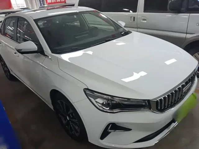 Geely Emgrand — Фото автомобиля 3