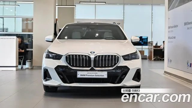 BMW 5 Series G60 — Фото автомобиля 2