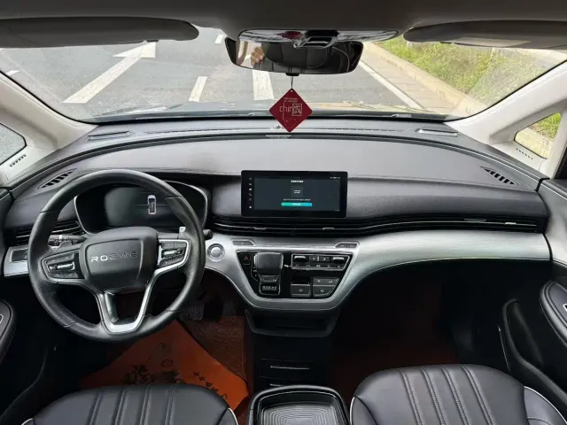 Roewe iMAX8 — Фото автомобиля 5
