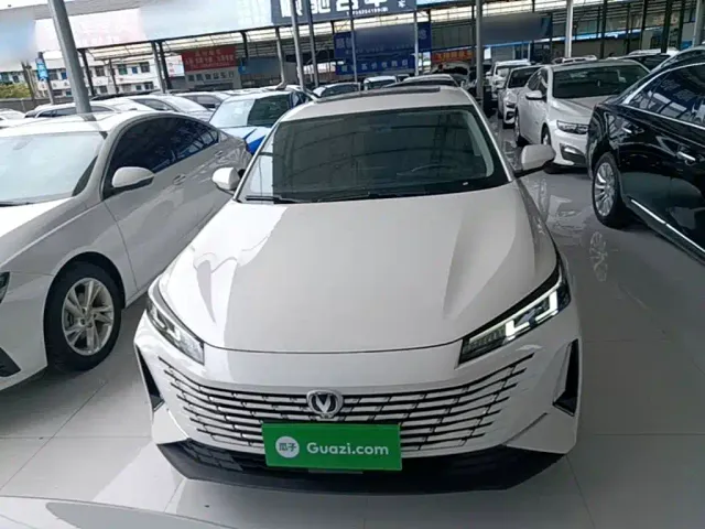 Changan Eado — Фото автомобиля 2