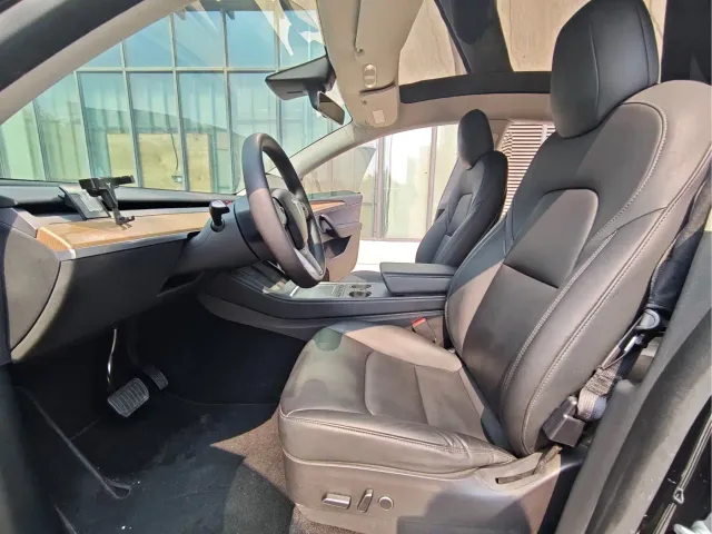 Tesla Model Y — Фото автомобиля 4