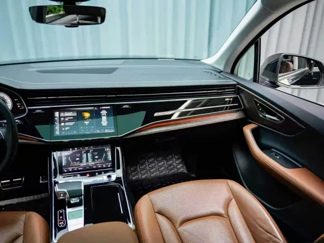 Audi Q7 — Фото автомобиля 7