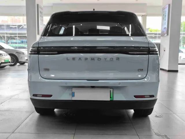 Leapmotor C10 — Фото автомобиля 8