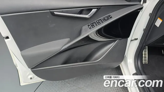 Kia Niro The All New Niro Signature — Фото автомобиля 24