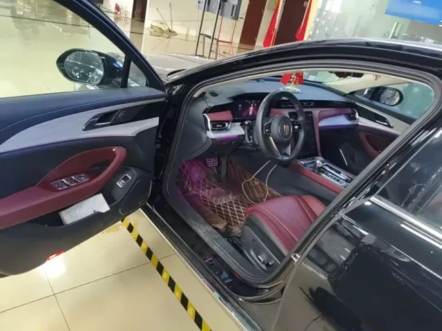 Hongqi H5 — Фото автомобиля 15