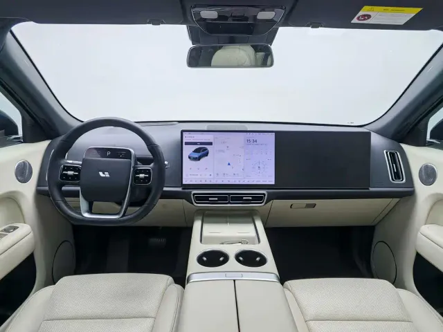 Li Auto L7 — Фото автомобиля 8