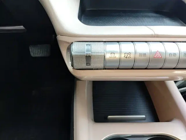 BYD Dolphin — Фото автомобиля 13