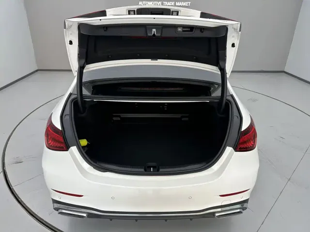 Mercedes-Benz C-Class — Фото автомобиля 7