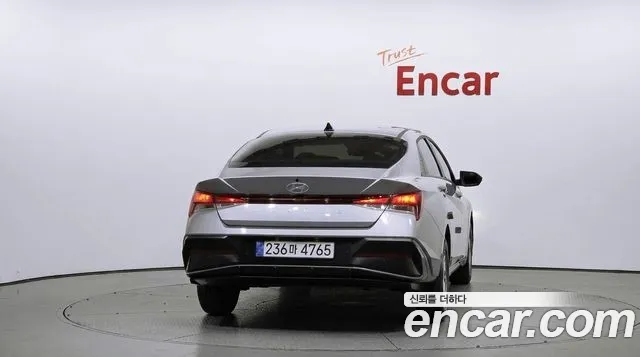 Hyundai Avante — Фото автомобиля 4