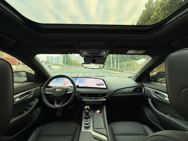 Cadillac CT5 — Фото автомобиля 8