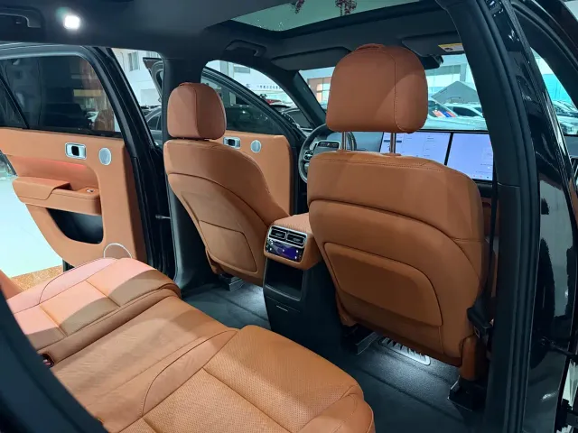 Li Auto L7 — Фото автомобиля 13
