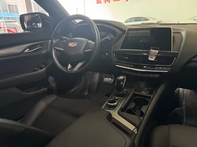 Cadillac CT5 — Фото автомобиля 13