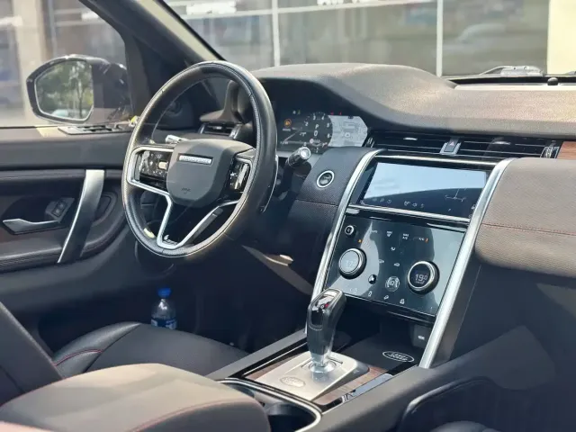 Land Rover Discovery Sport — Фото автомобиля 7
