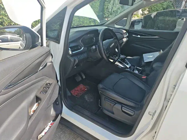 Maxus EUNIQ 5 — Фото автомобиля 13