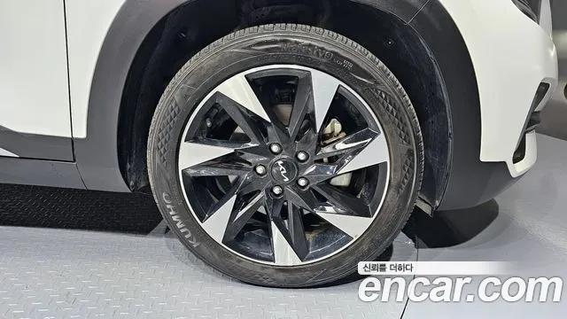 Kia Seltos Seltos Бензин 1.6 Turbo 4WD — Фото автомобиля 5