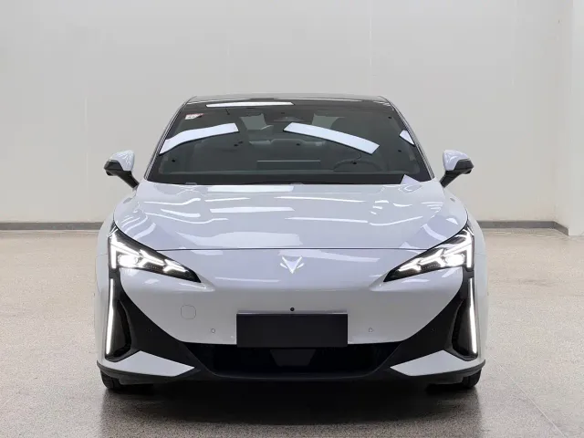 Arcfox Alpha S5 — Фото автомобиля 2
