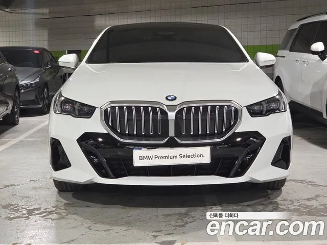 BMW 5 Series G60 — Фото автомобиля 3