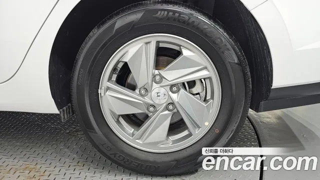 Hyundai Avante CN7 — Фото автомобиля 6