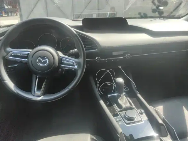 Mazda Axela — Фото автомобиля 12