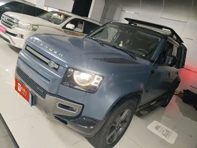 Land Rover Defender — Фото автомобиля 2