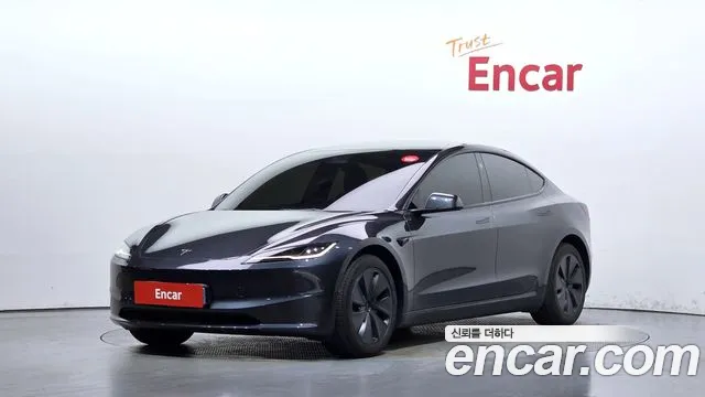 Фотография автомобиля — Tesla Model 3