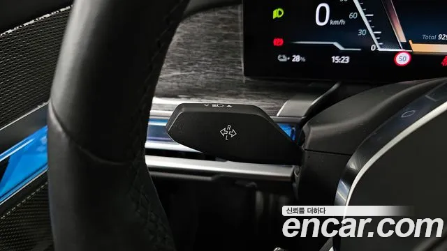 BMW i7 G70 — Фото автомобиля 30
