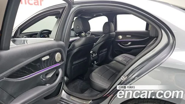 Mercedes-Benz E-Class — Фото автомобиля 10