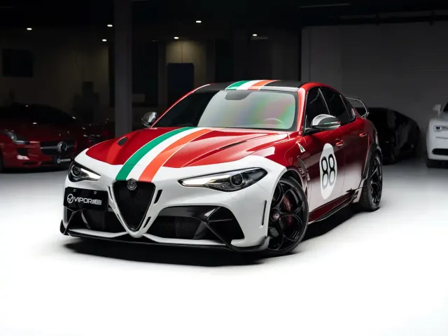 Фотография автомобиля — Alfa Romeo Giulia