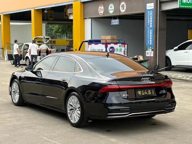 Audi A7L — Фото автомобиля 18