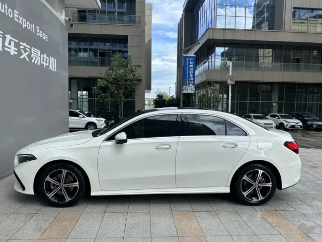 Mercedes-Benz A-Class — Фото автомобиля 3